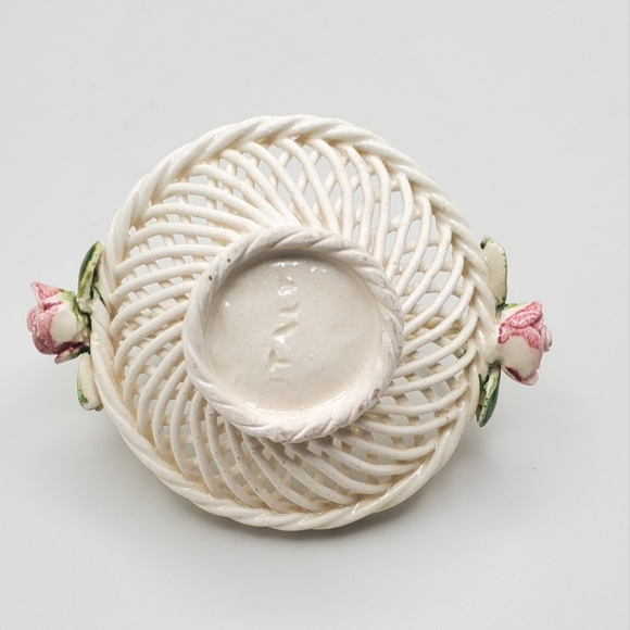 Vintage Capodimonte Style Woven Basket with Floral Accents Made In Italy - Picture 5 of 9
